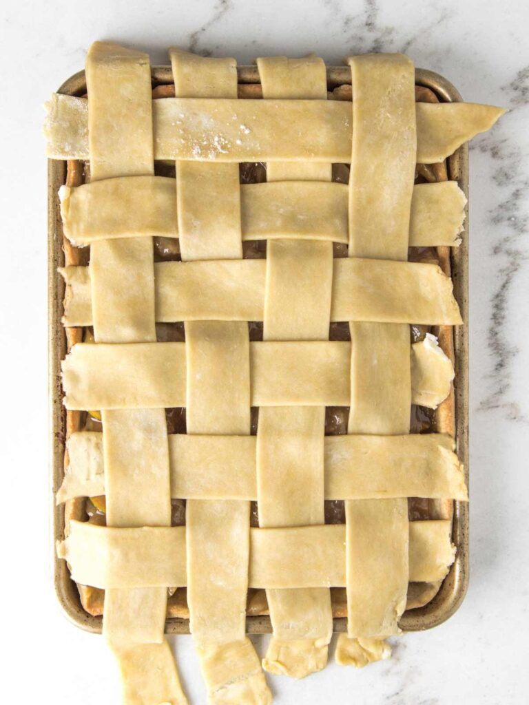 Making pie lattice.